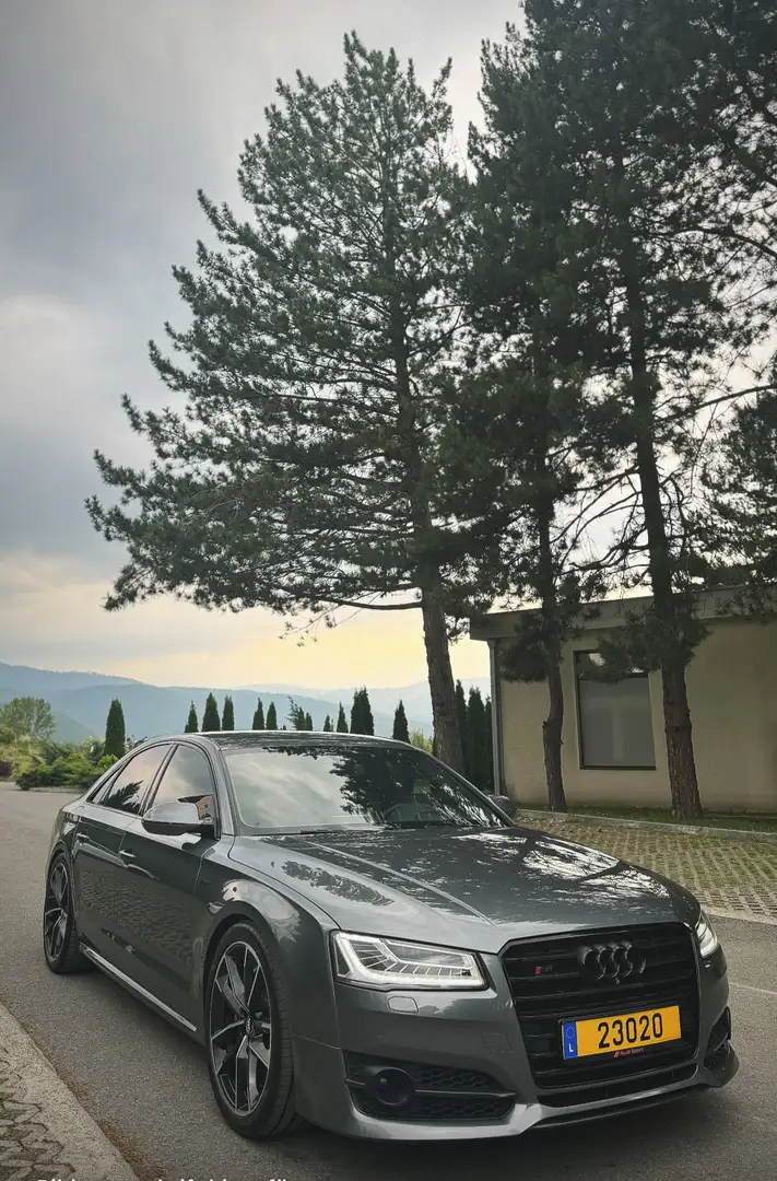 Audi S8 plus - 1
