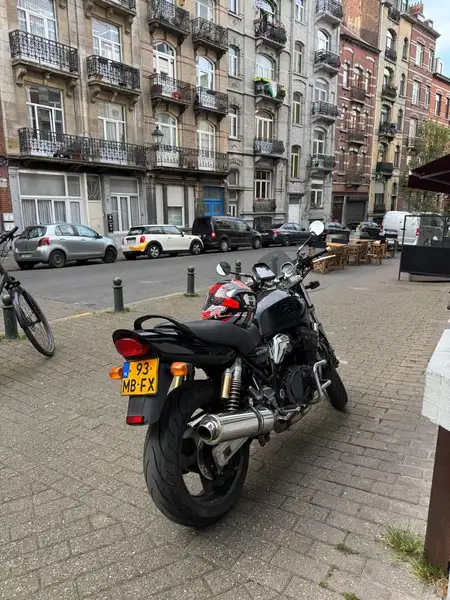 Suzuki GSX 750 - foto 4