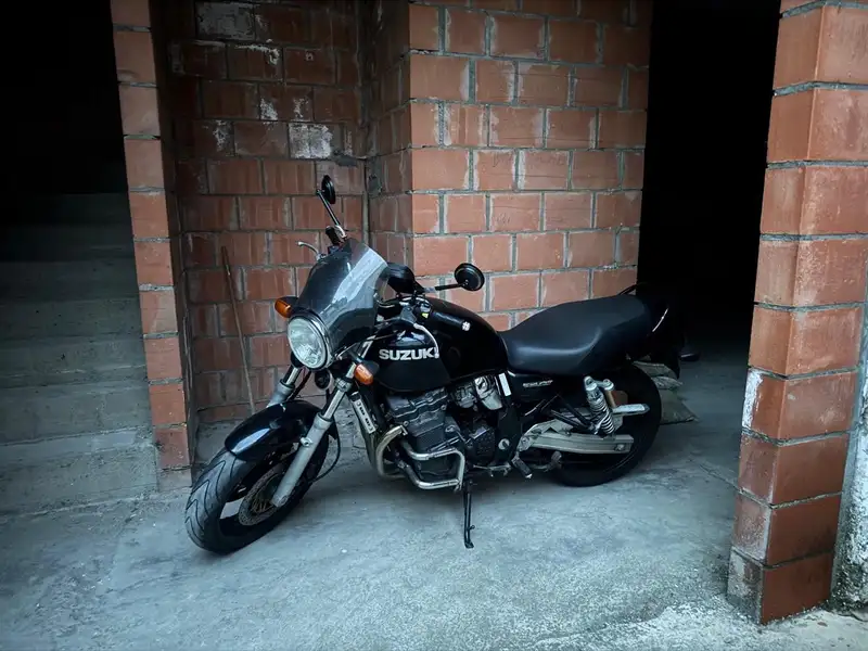 Suzuki GSX 750 - foto 7