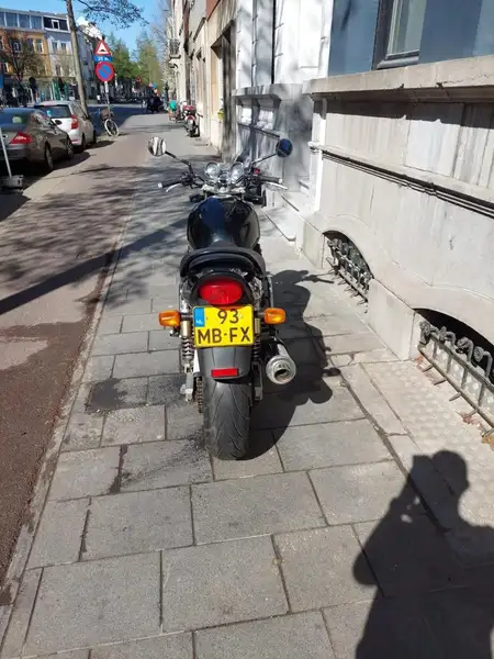 Suzuki GSX 750 - foto 3