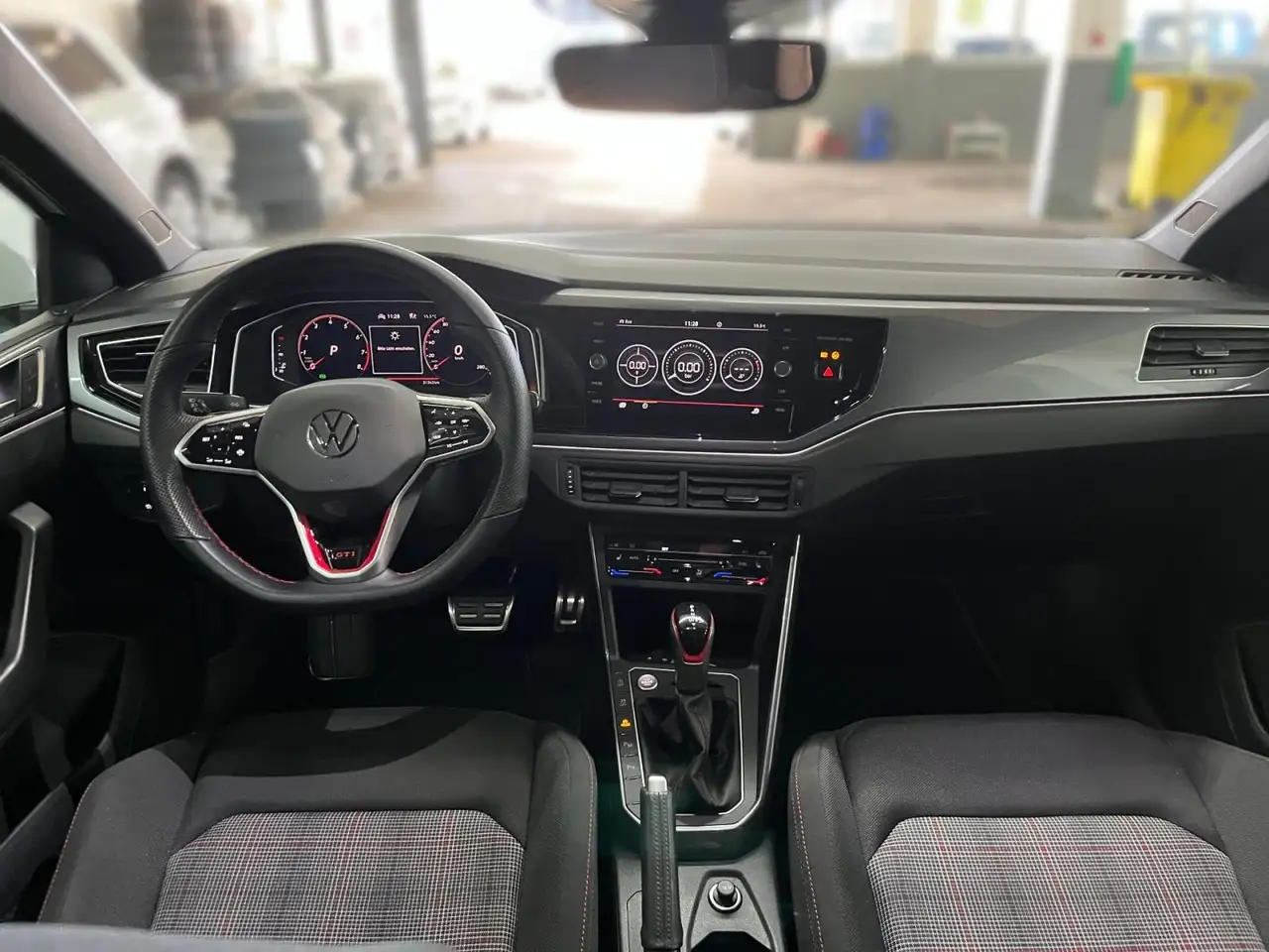 Volkswagen Polo GTI . 11