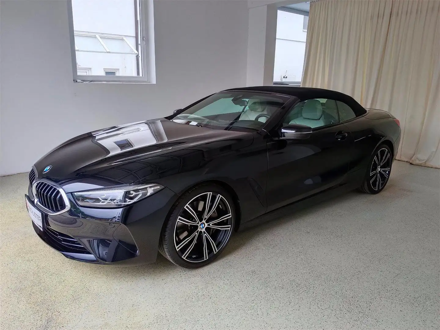 BMW 840 i Cabrio AT Schwarz - 1
