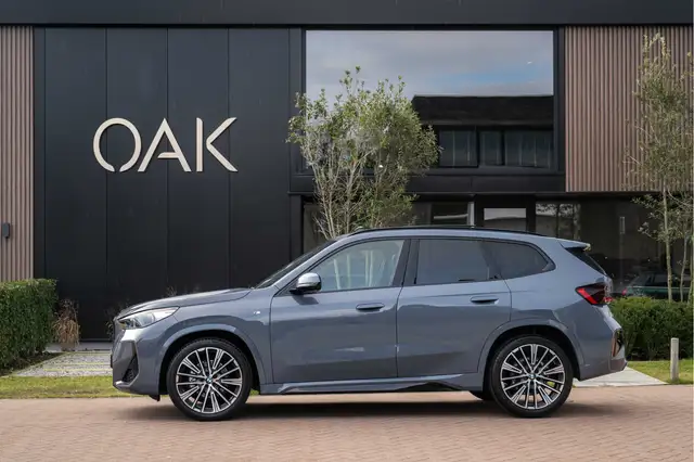 BMW X1 sDrive18i | M-Sport | Live Cockpit | Panorama | Al