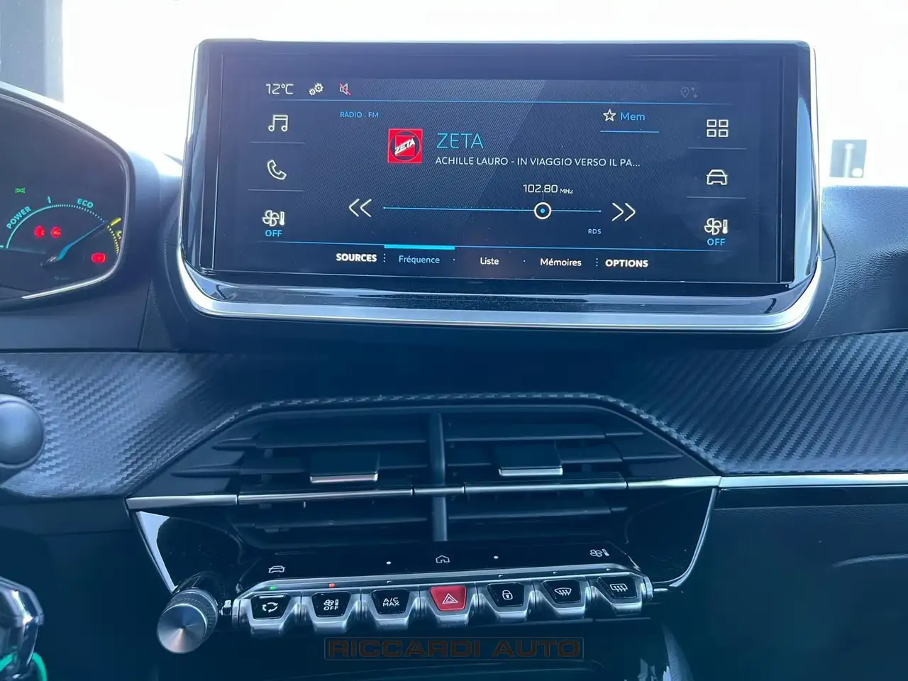 Peugeot 208 5P - Style Hybrid 110cv E-DCS6 16