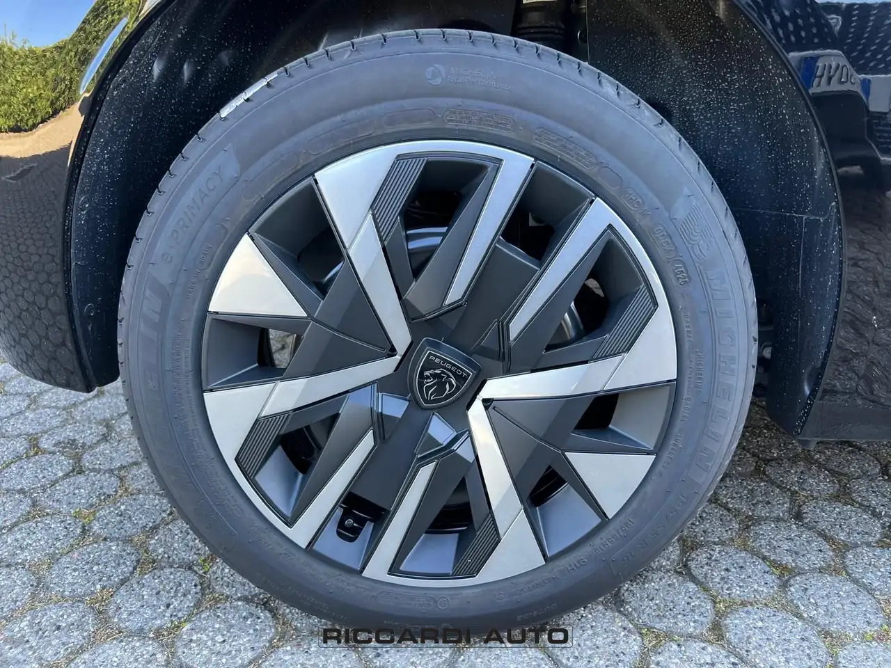 Peugeot 208 5P - Style Hybrid 110cv E-DCS6 20