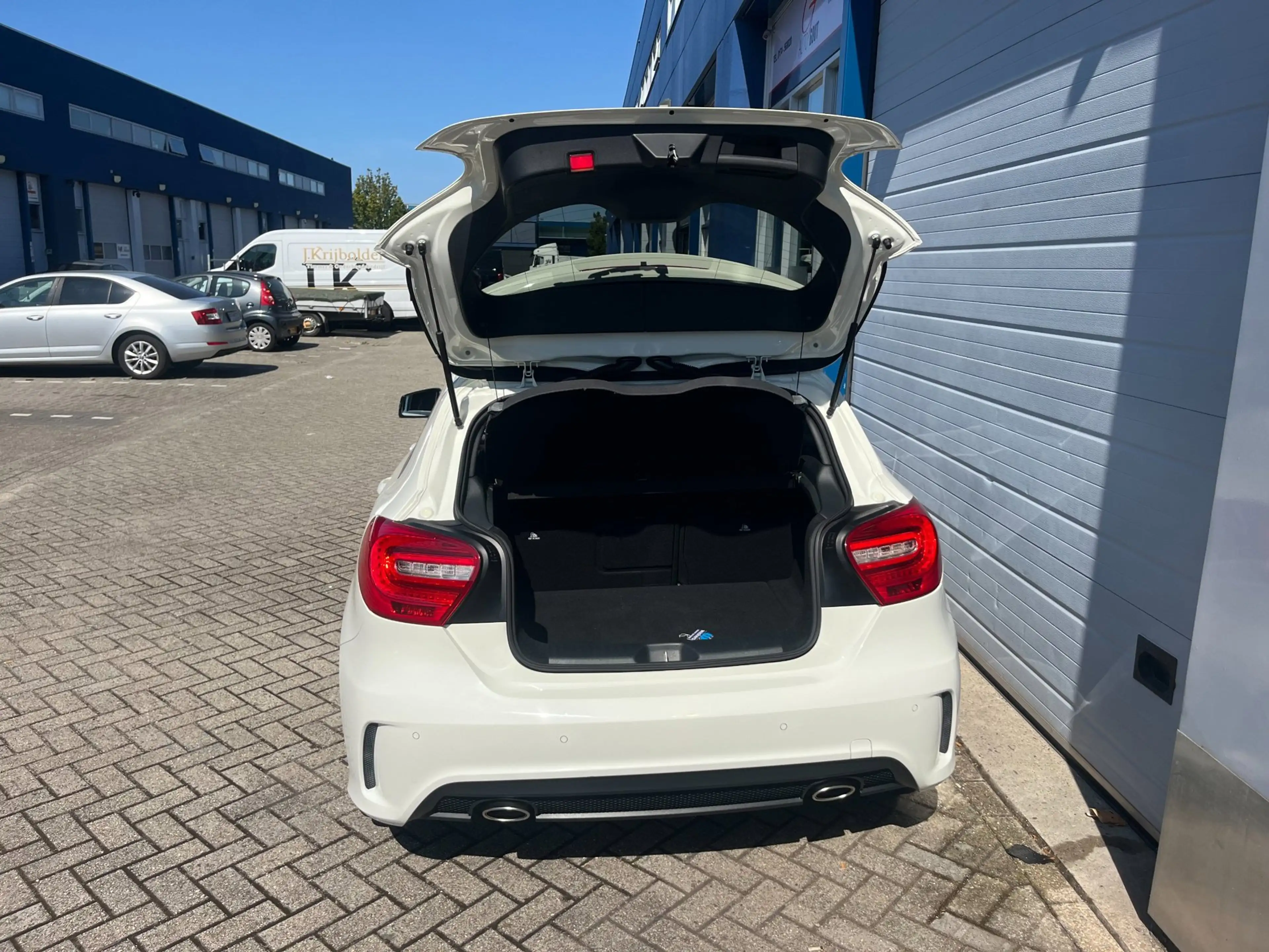 Mercedes-Benz A 200 Ambition — photo 14