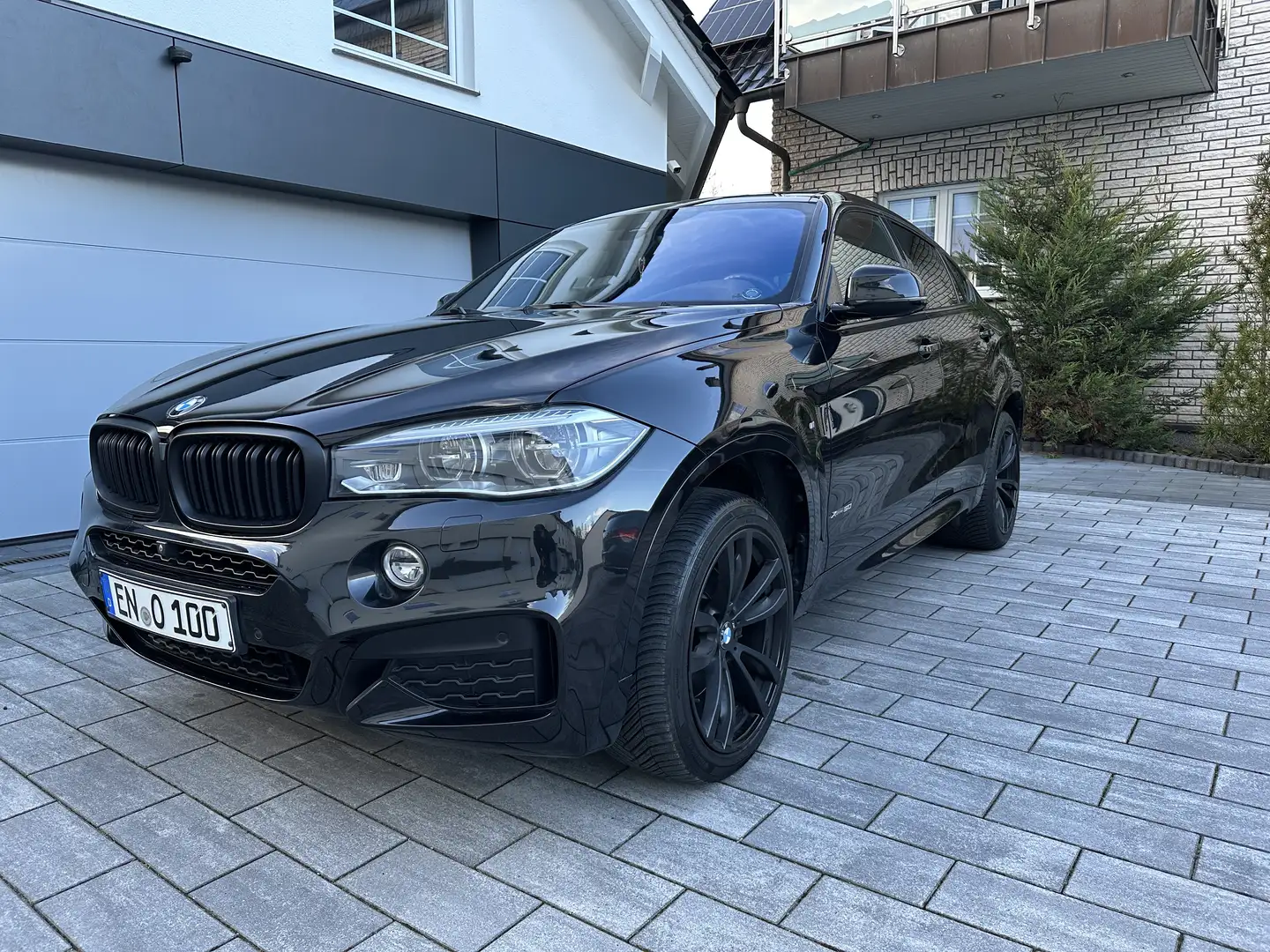 BMW X6 xDrive40d Schwarz - 2