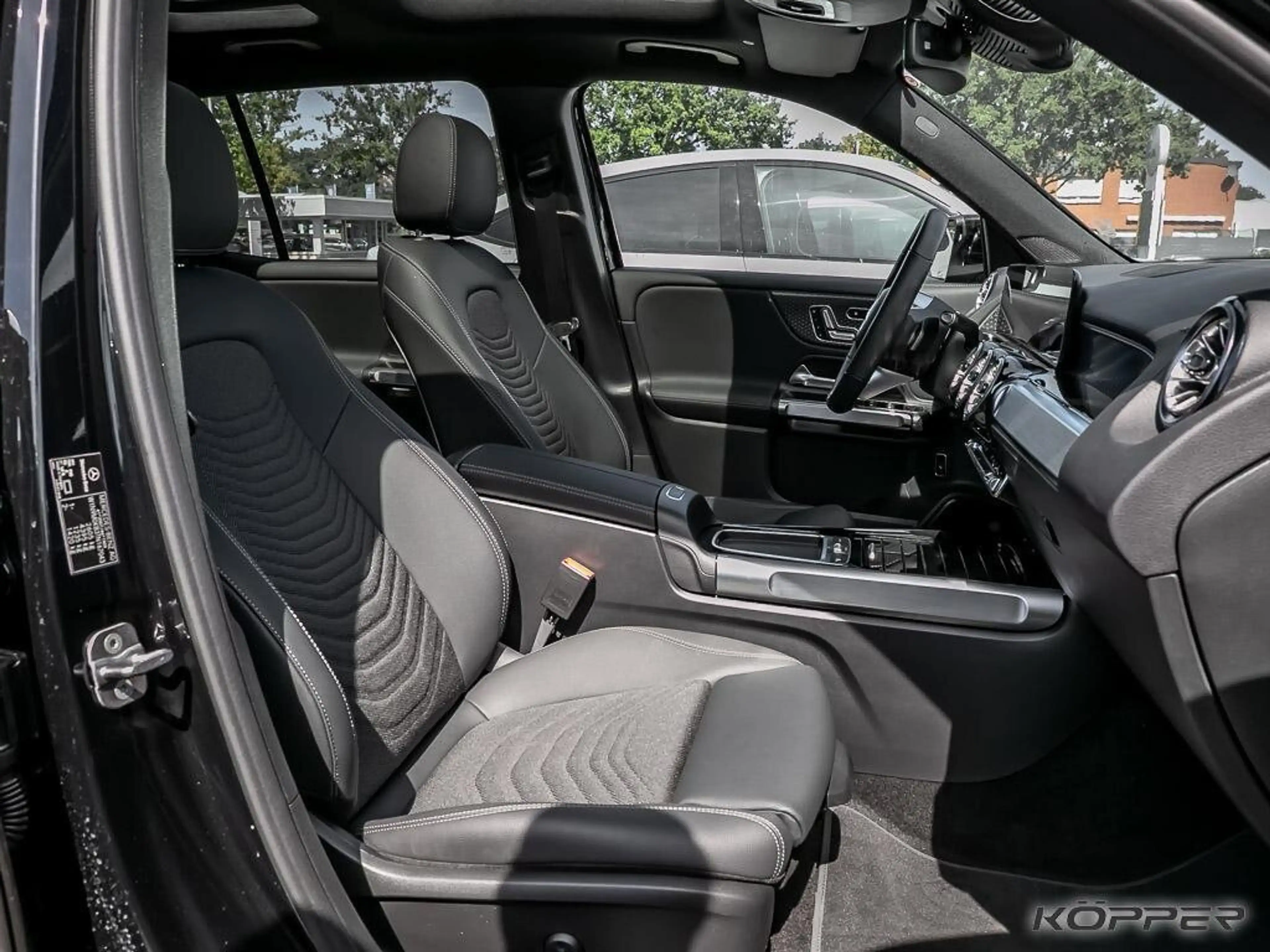 Mercedes-Benz EQB 300 4M Progr. Advanced PLUS AHK Pano 20 AMG — photo 5