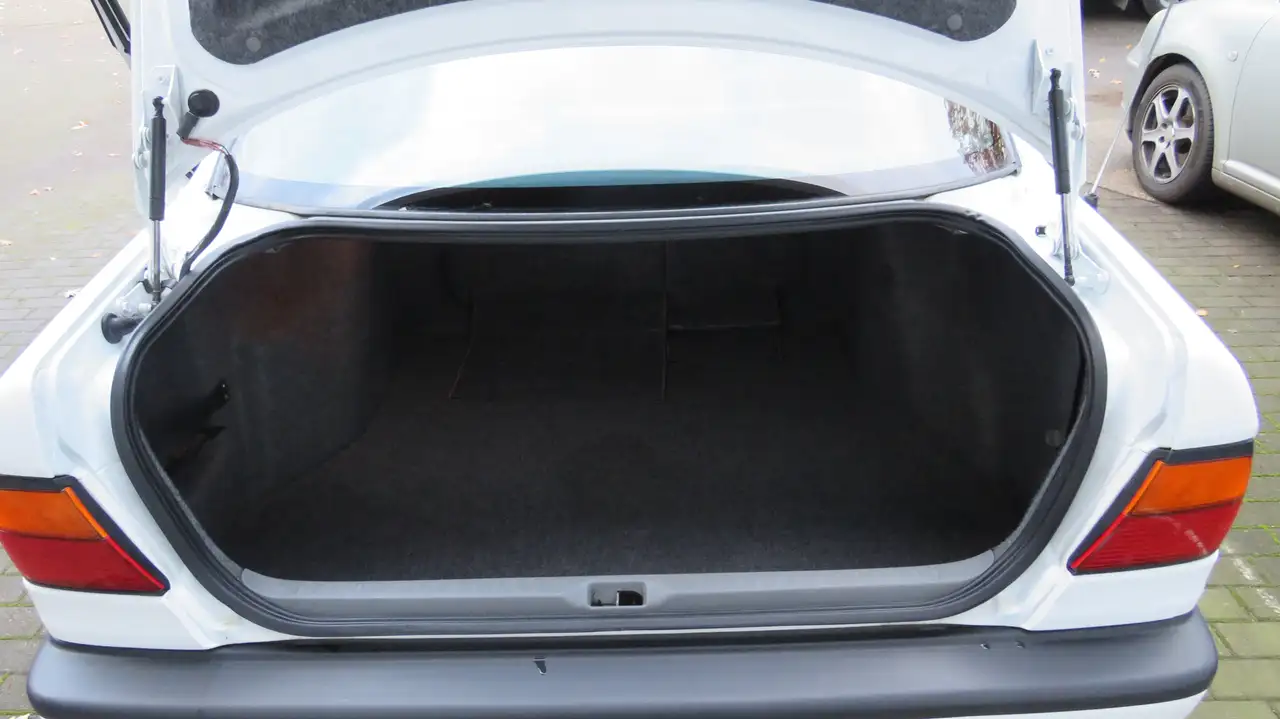 Nissan Primera 1.6 SLX, foto 12