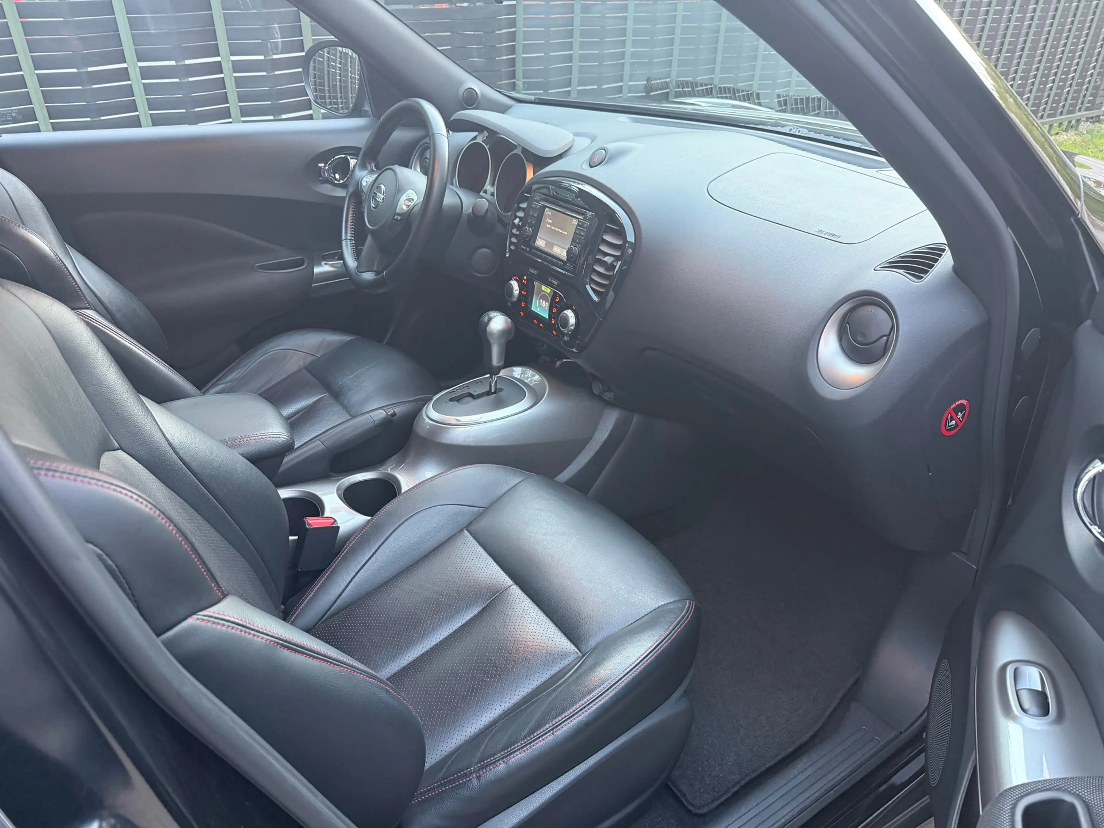Nissan Juke 1.6 DIG-T Tekna All-Mode 2011 TREKHAAK|LEER|NAP — photo 16