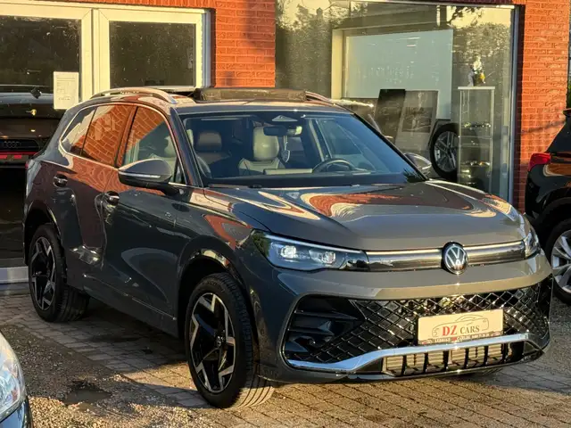 Volkswagen Tiguan view 11
