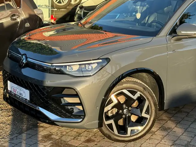Volkswagen Tiguan view 6