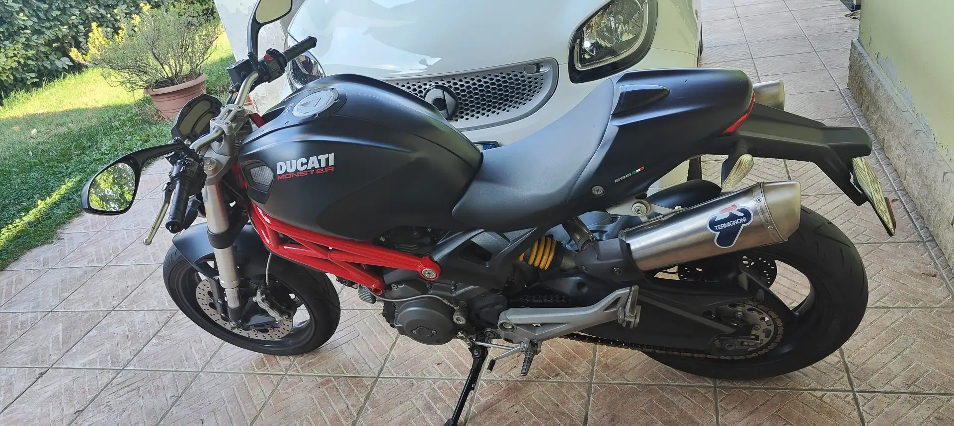 Ducati Monster 696 Nero - 1