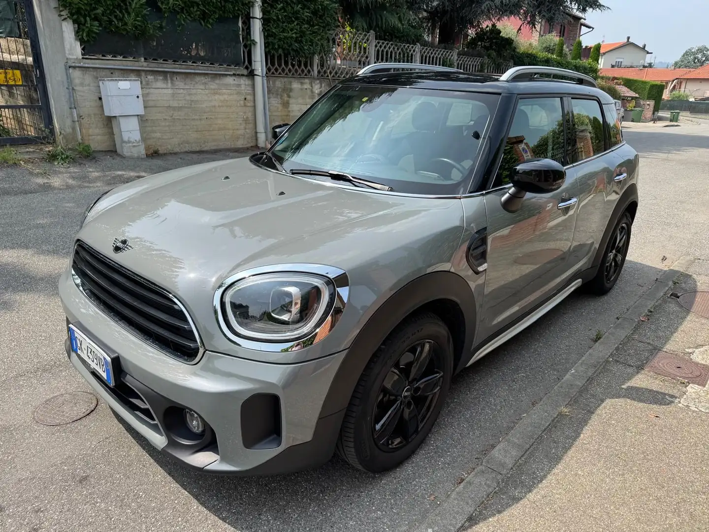 MINI Cooper Countryman 1.5 Essential auto Gris - 1