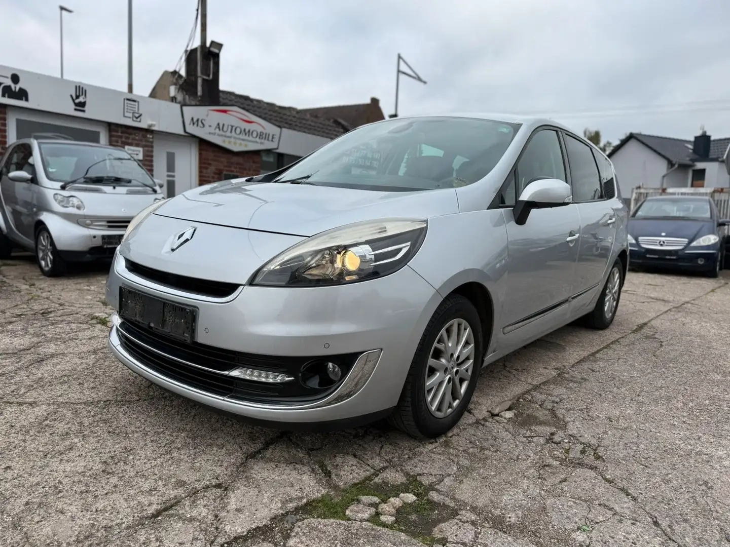 Renault Scenic III Grand BOSE Edition*AHK*TÜV-NEU*7-SITZ Grau - 1