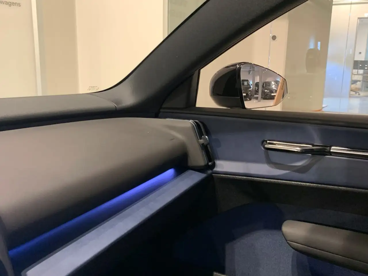Volvo EX30 Recharge Plus Extended Range 7