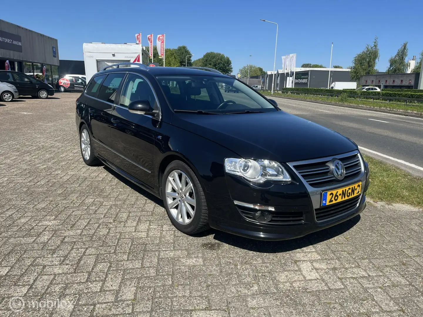 Volkswagen Passat Variant 1.8 TFSI Highline Trekhaak Noir - 1