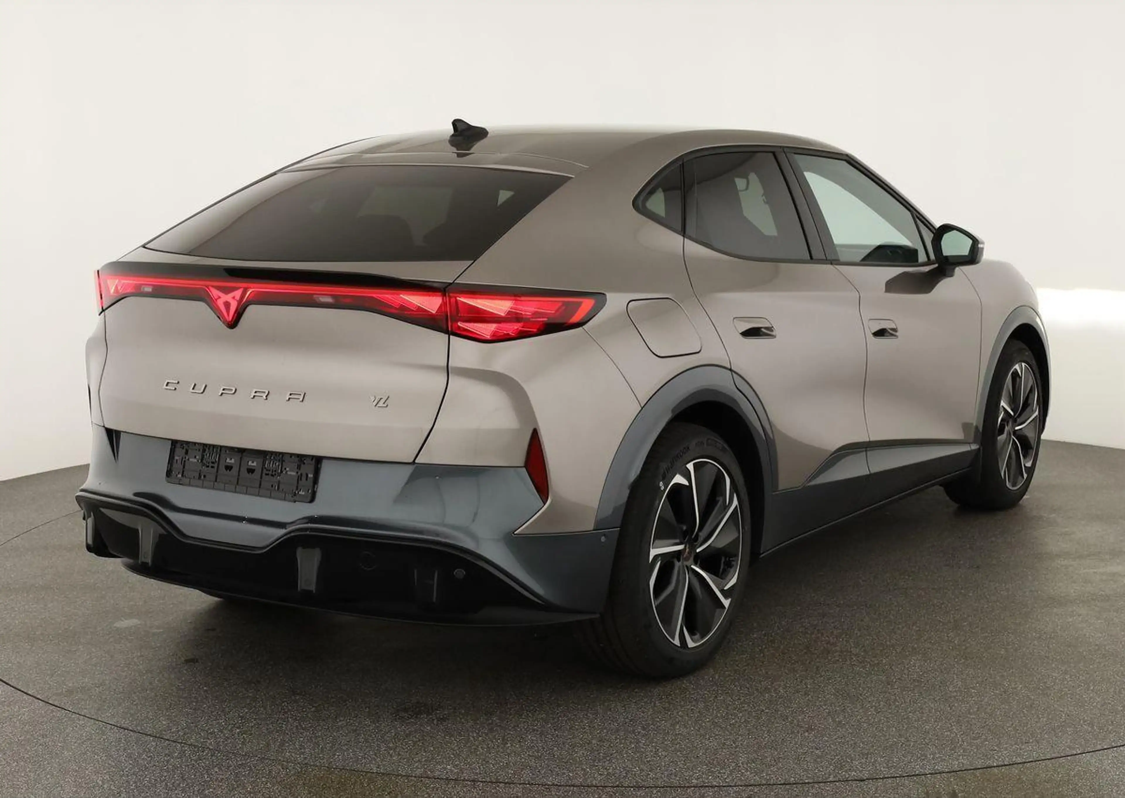 CUPRA Tavascan 250 kW 4Drive VZ VZ, Navi, Wärmepumpe, Kamera, ... — photo 2