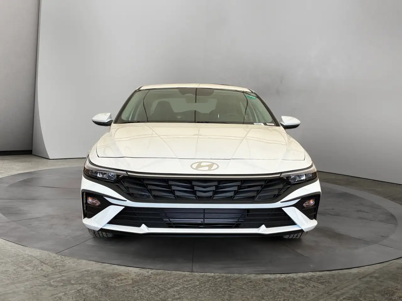 Hyundai ELANTRA снимка Hyundai ELANTRA