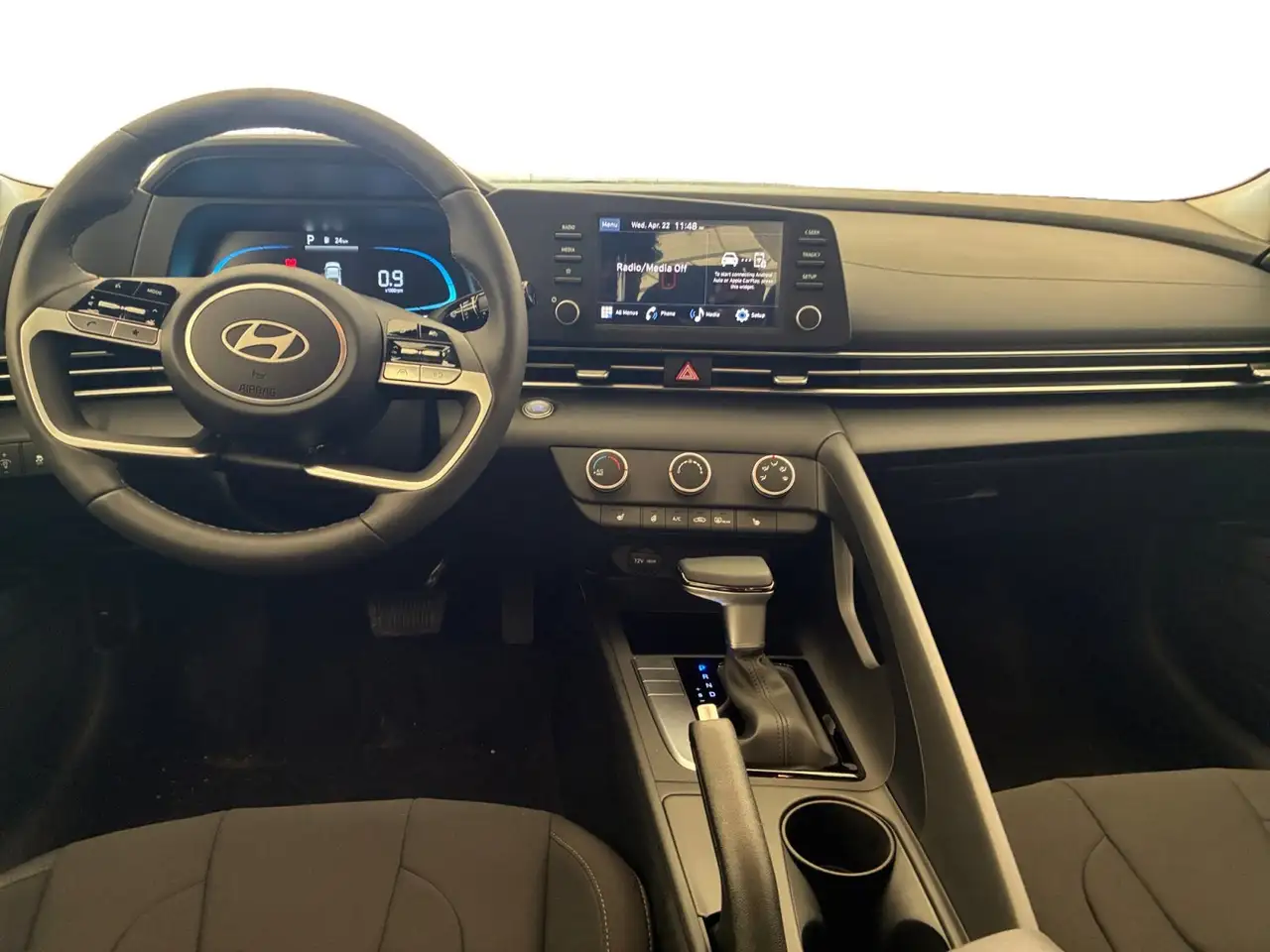 Hyundai ELANTRA снимка Hyundai ELANTRA