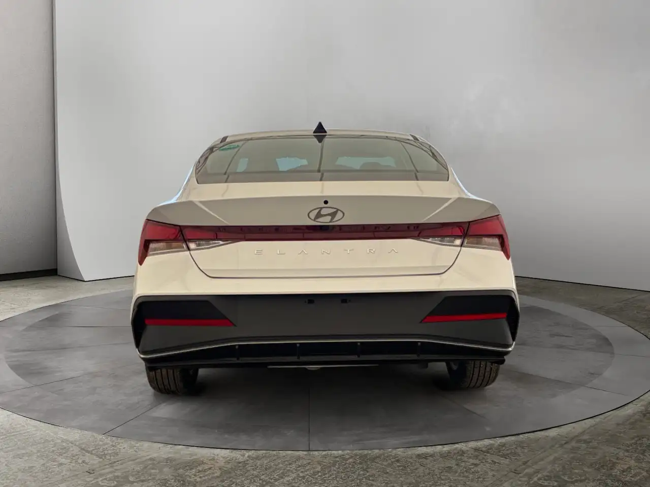 Hyundai ELANTRA снимка Hyundai ELANTRA