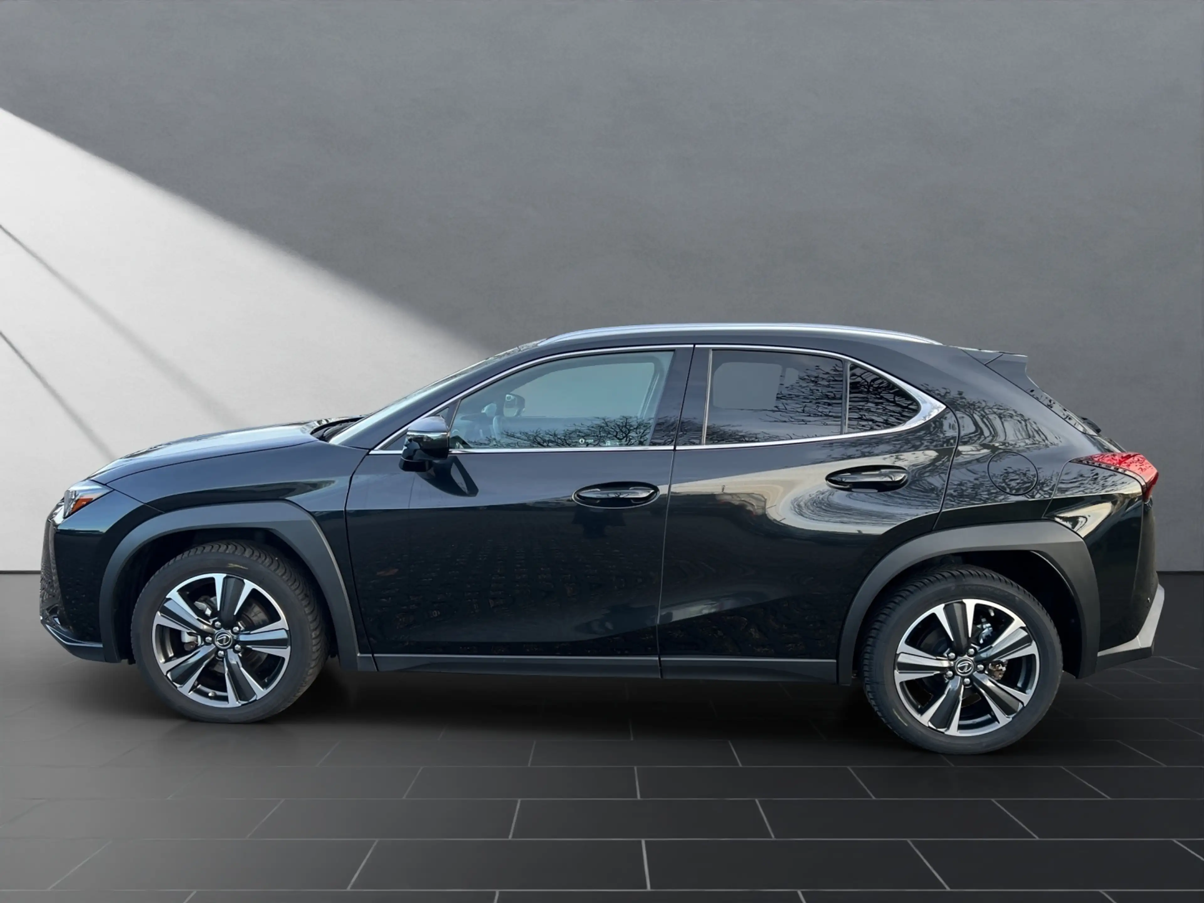 Lexus UX 250h 250h*EXECUTIVE*PANO*PREMIUM*1HD*PANO* HUD* — photo 2