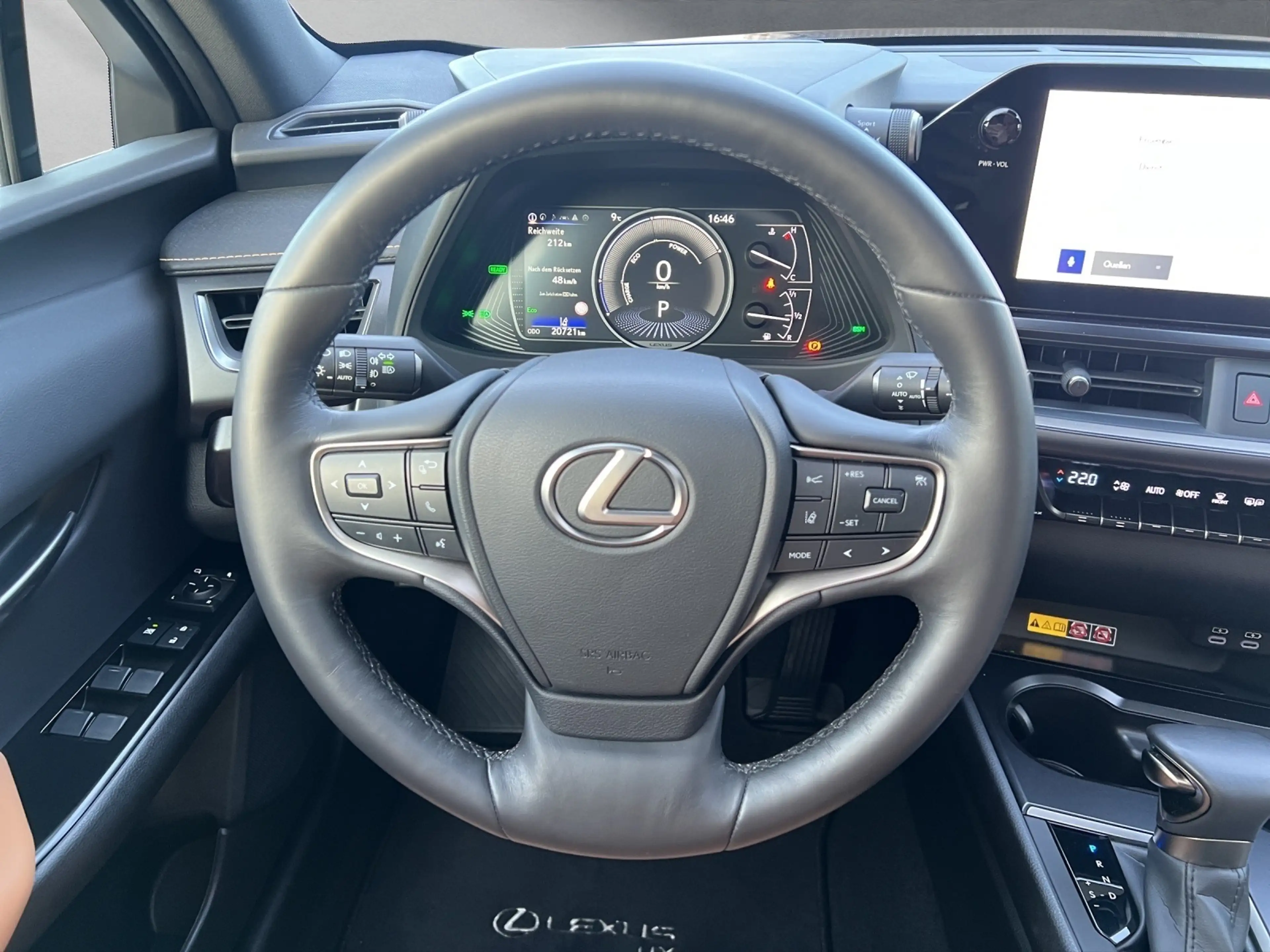 Lexus UX 250h 250h*EXECUTIVE*PANO*PREMIUM*1HD*PANO* HUD* — photo 10