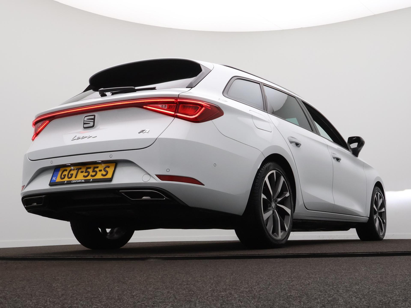 SEAT Leon Sportstourer 1.0 eTSI Style Business Intense Autom — photo 10