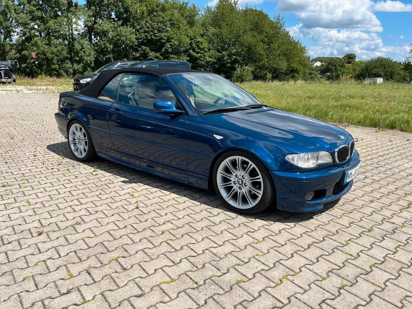 BMW 325 Cabrio 325 Ci-M Paket-Xenon-Stzhz-Tempo-1Hand Blau - 2