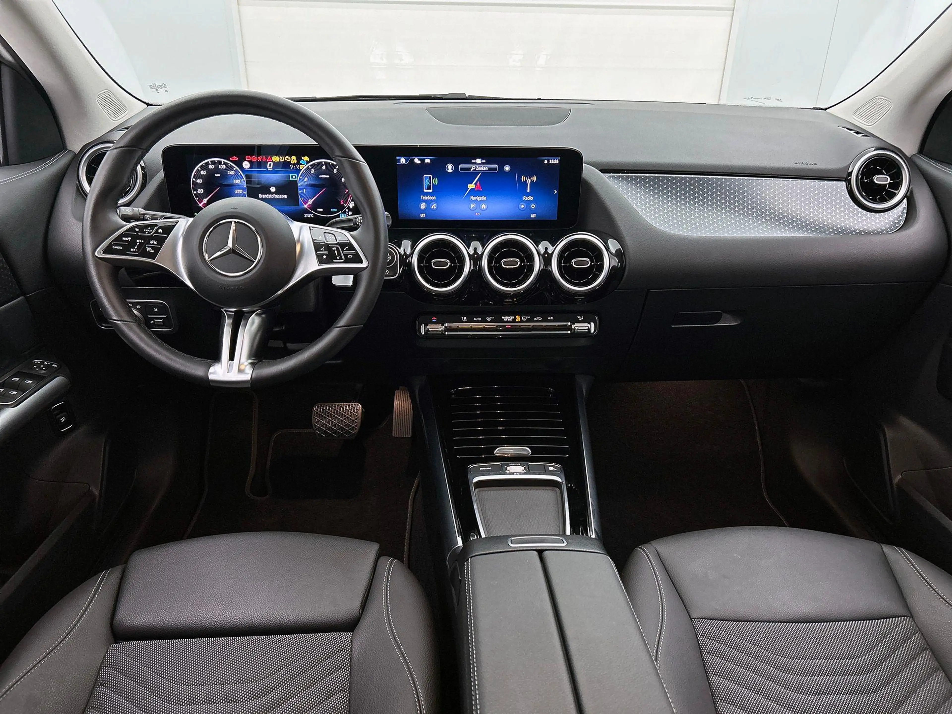 Mercedes-Benz GLA 220 Luxury Line | Dodehoekassistent | Verwarmde Zetels — photo 3