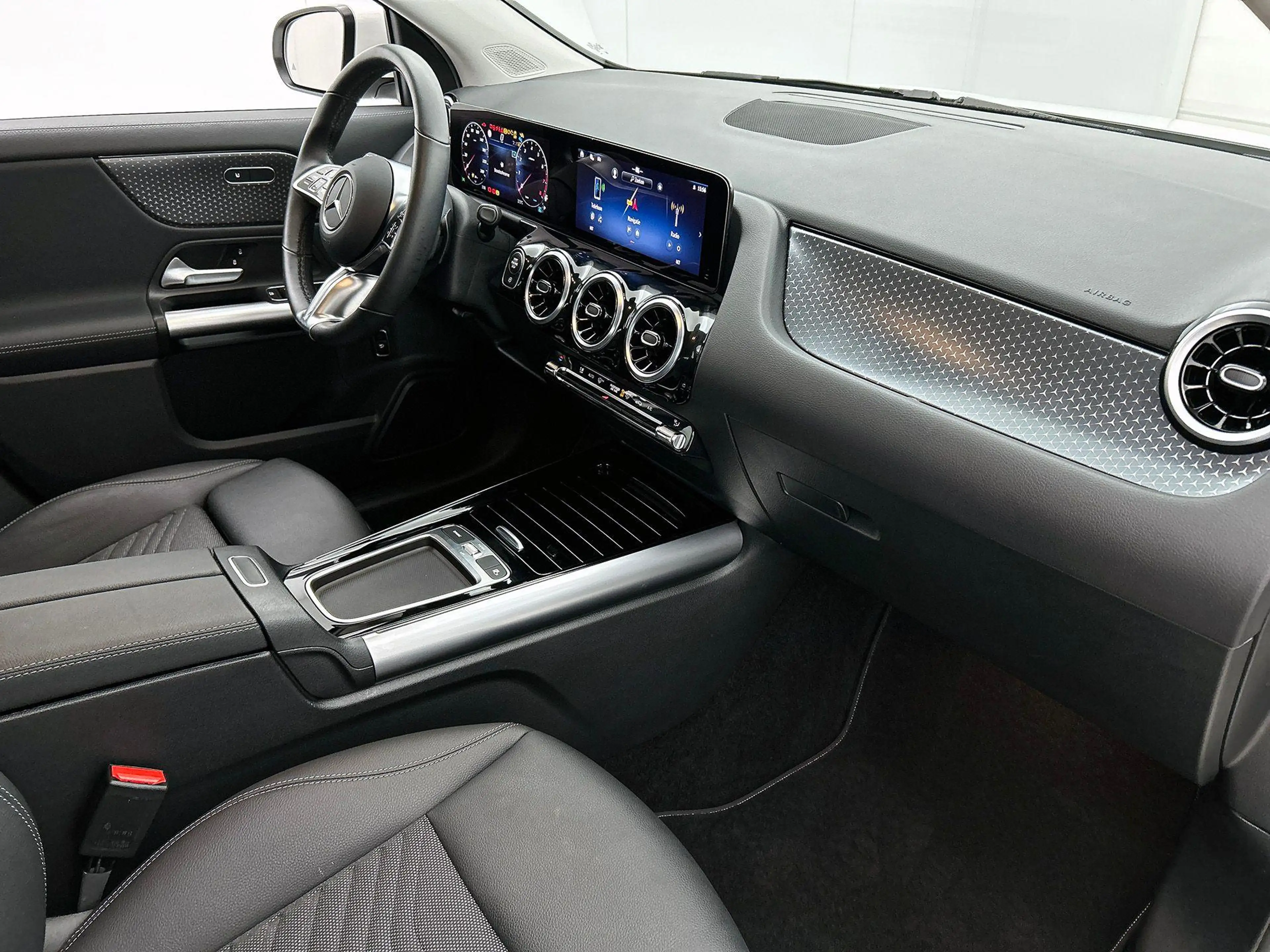 Mercedes-Benz GLA 220 Luxury Line | Dodehoekassistent | Verwarmde Zetels — photo 9