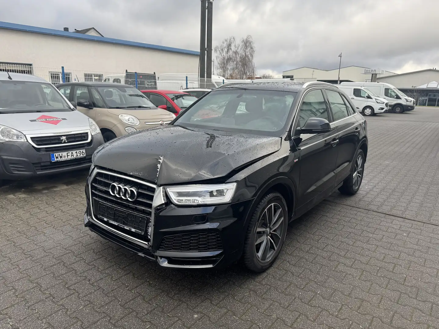 Audi Q3 sport quattro, 2.0 Benzin, Euro 6, Autom. Zwart - 1