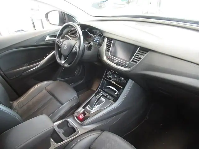 Opel Grandland X view 3