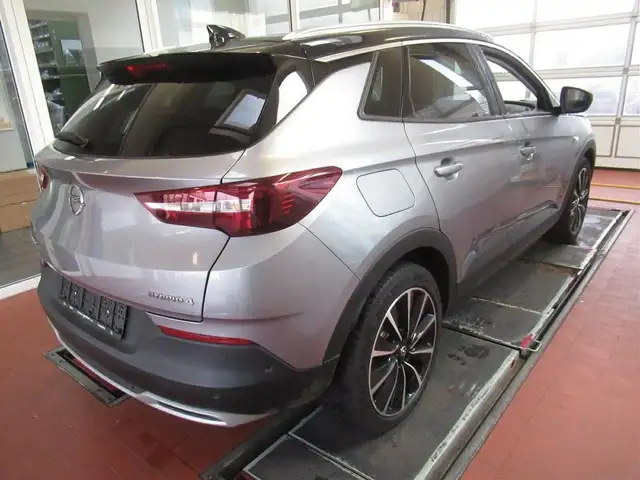 Opel Grandland X view 4