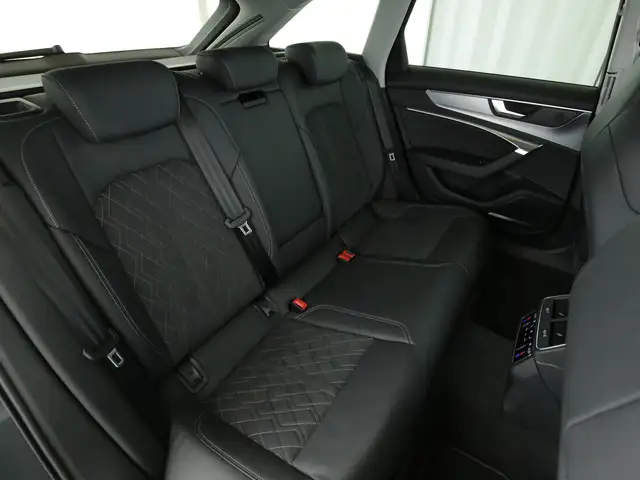 Audi S6 view 15