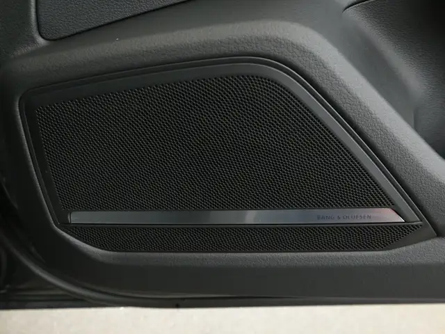 Audi S6 view 14