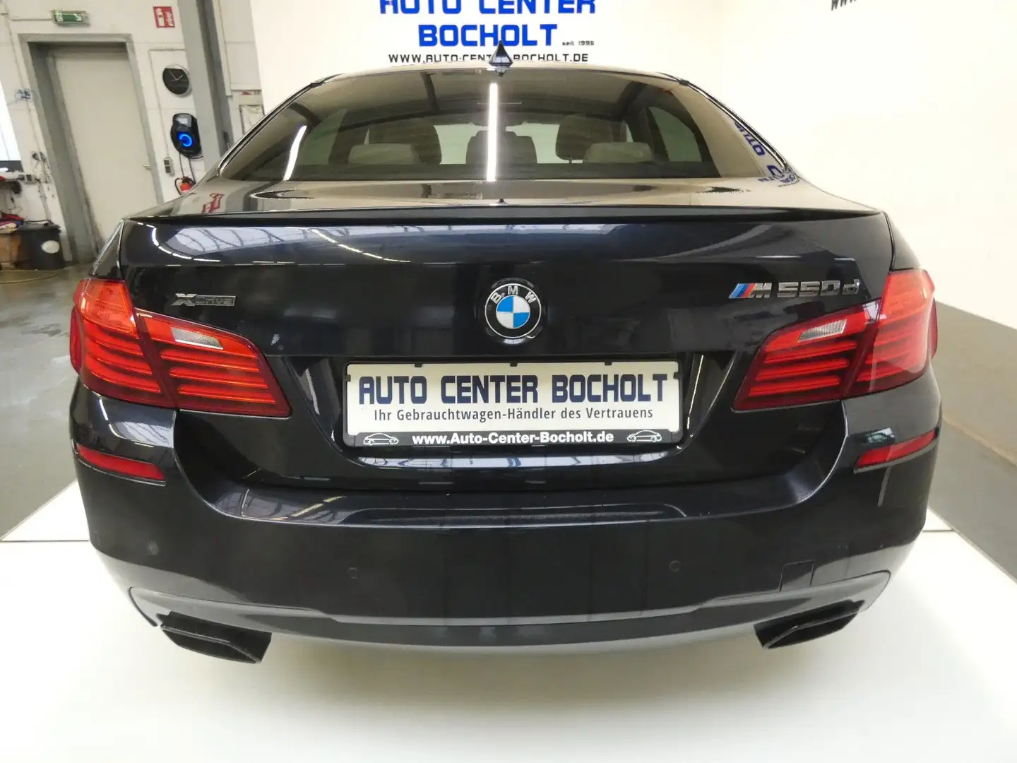 BMW 550 d xDrive*NaviProf*Leder*Klimaaut*ServoDefek Negru - 2