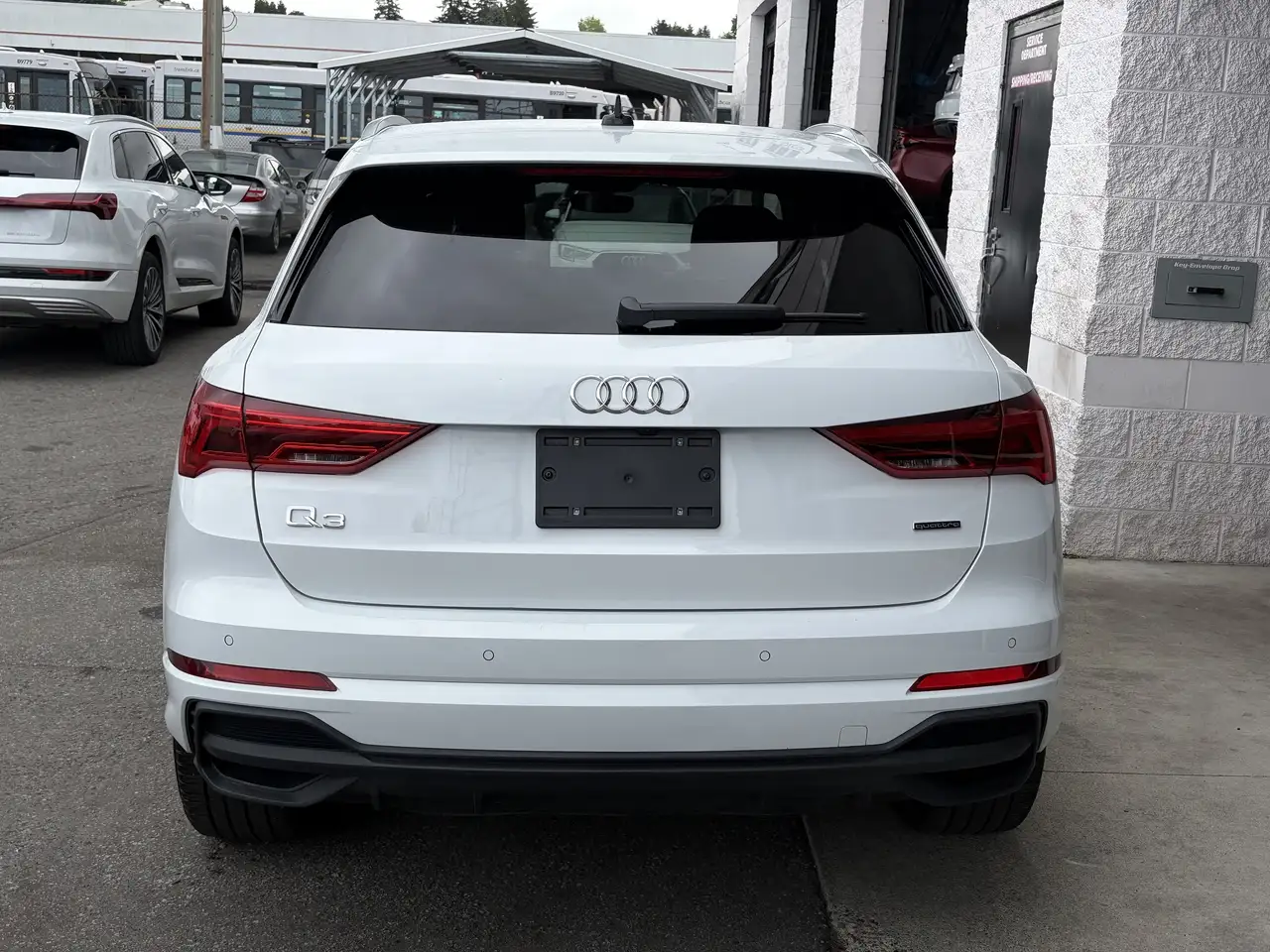 Audi Q3 photo Audi Q3