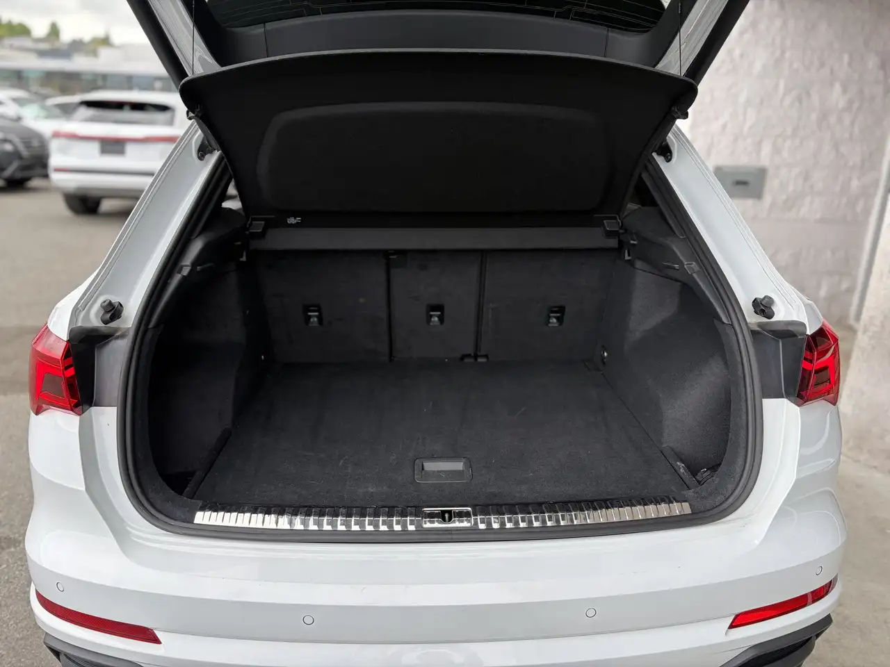 Audi Q3 photo Audi Q3