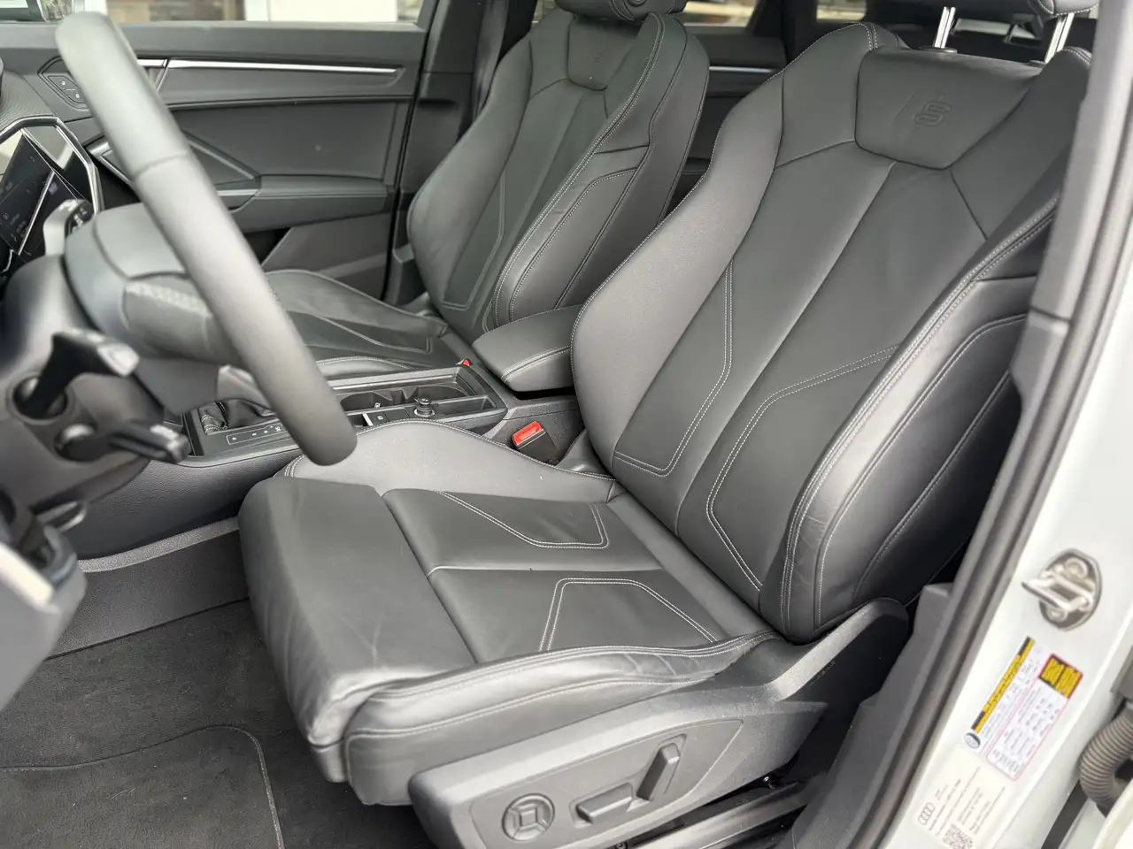 Audi Q3 photo Audi Q3