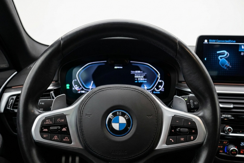 BMW 530 5 touring 530e M Sport Pano l Laser l 360 l HUD l — photo 15