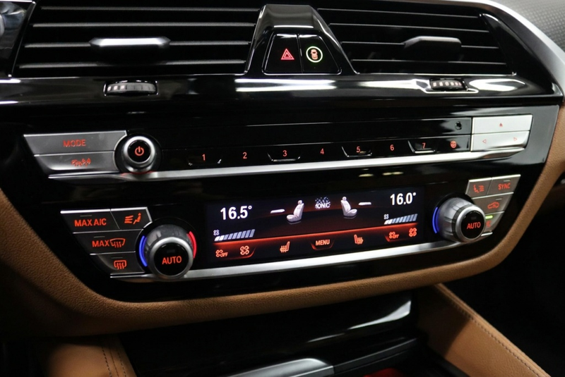 BMW 530 5 touring 530e M Sport Pano l Laser l 360 l HUD l — photo 18