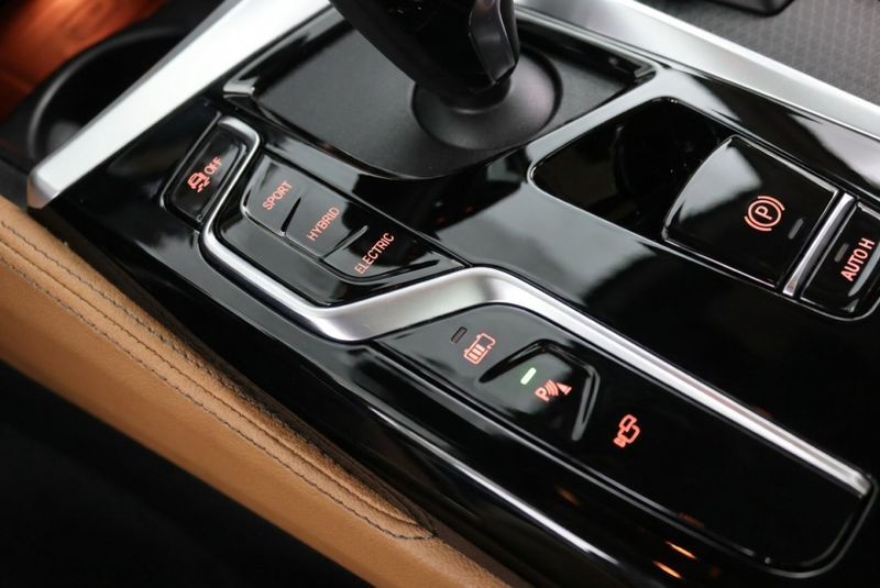 BMW 530 5 touring 530e M Sport Pano l Laser l 360 l HUD l — photo 21