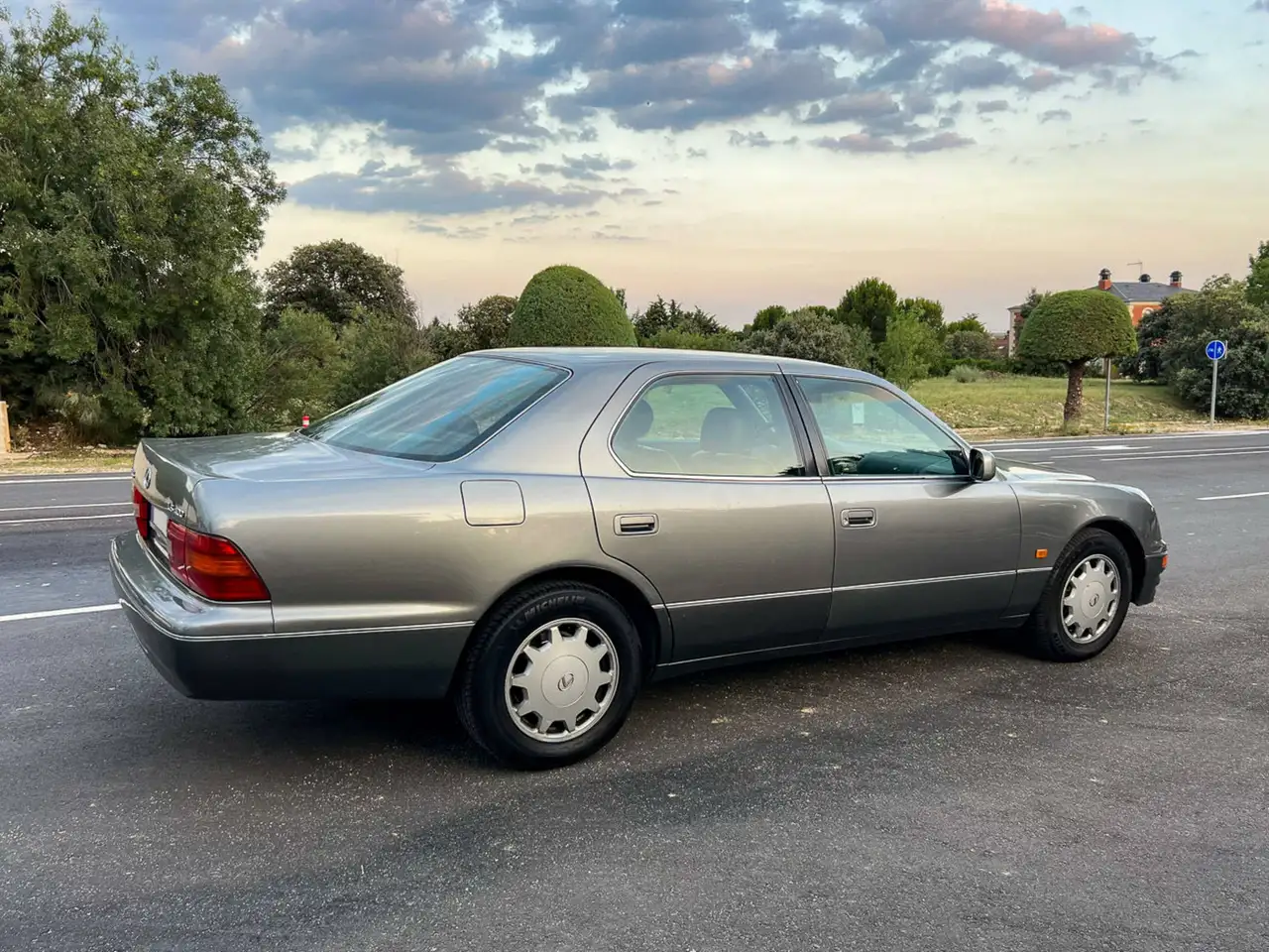 Lexus LS 400, foto 6