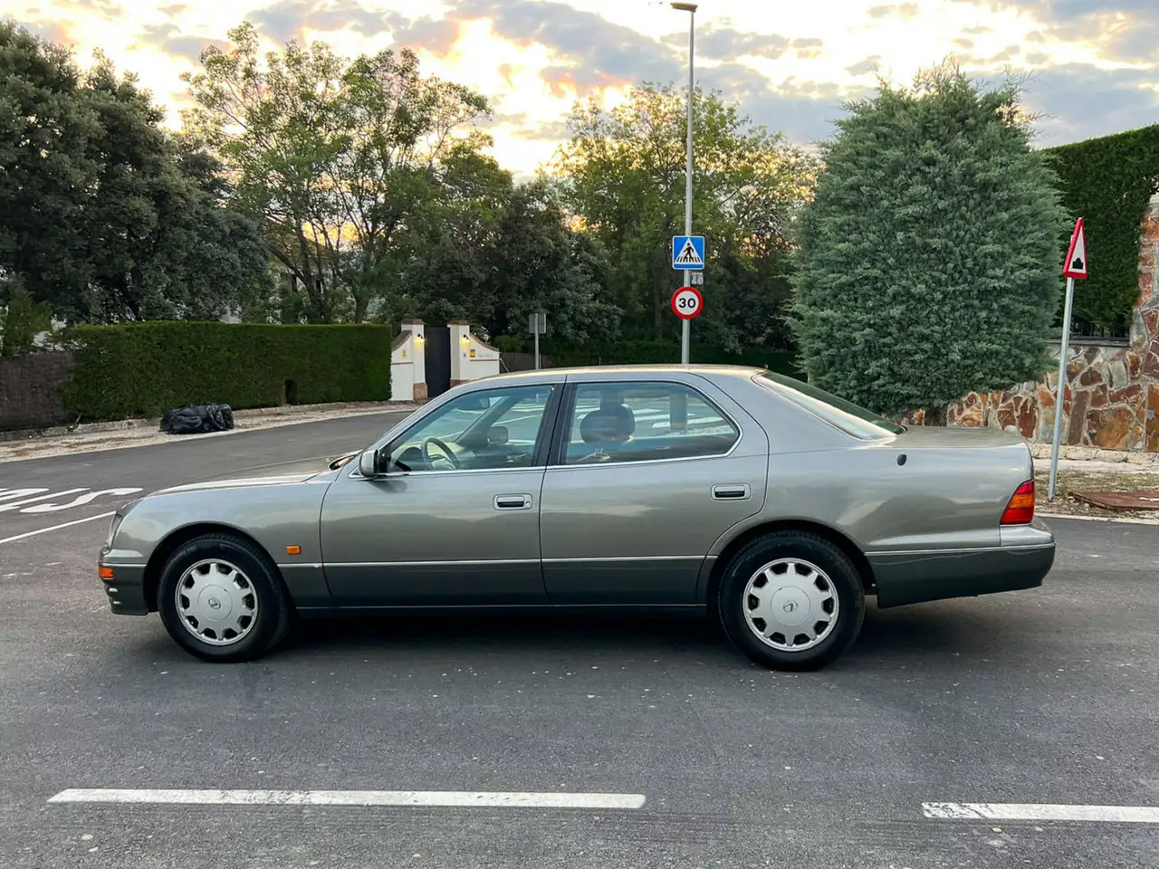 Lexus LS 400, foto 2