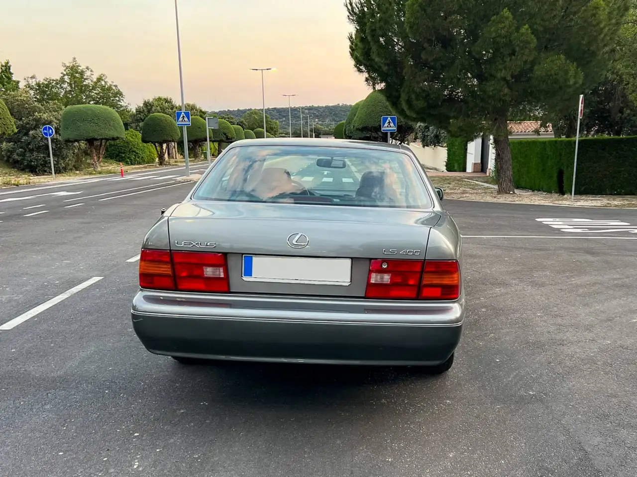 Lexus LS 400, foto 4