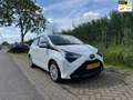 Toyota Aygo 1.0 VVT-i x-play, Camera, Apple CarPlay, Navigatie Wit - thumbnail 1
