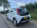 Toyota Aygo 1.0 VVT-i x-play, Camera, Apple CarPlay, Navigatie Wit - thumbnail 2