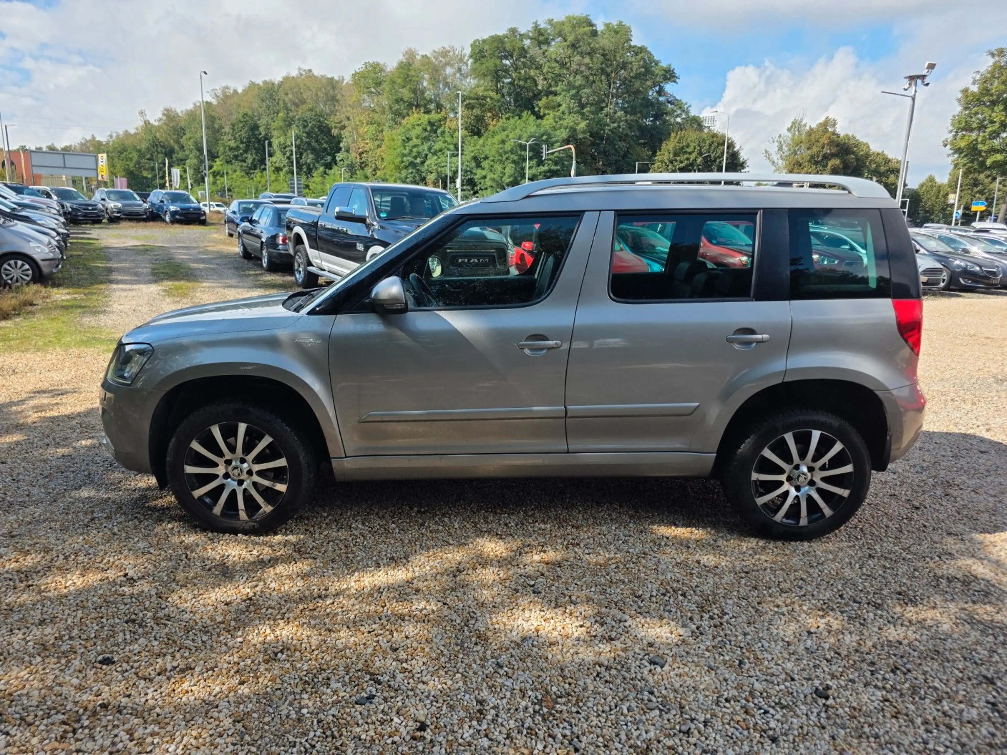 Skoda Yeti L&K 4x4  Automatik 2 Hand TÜV 06 2027 — photo 13