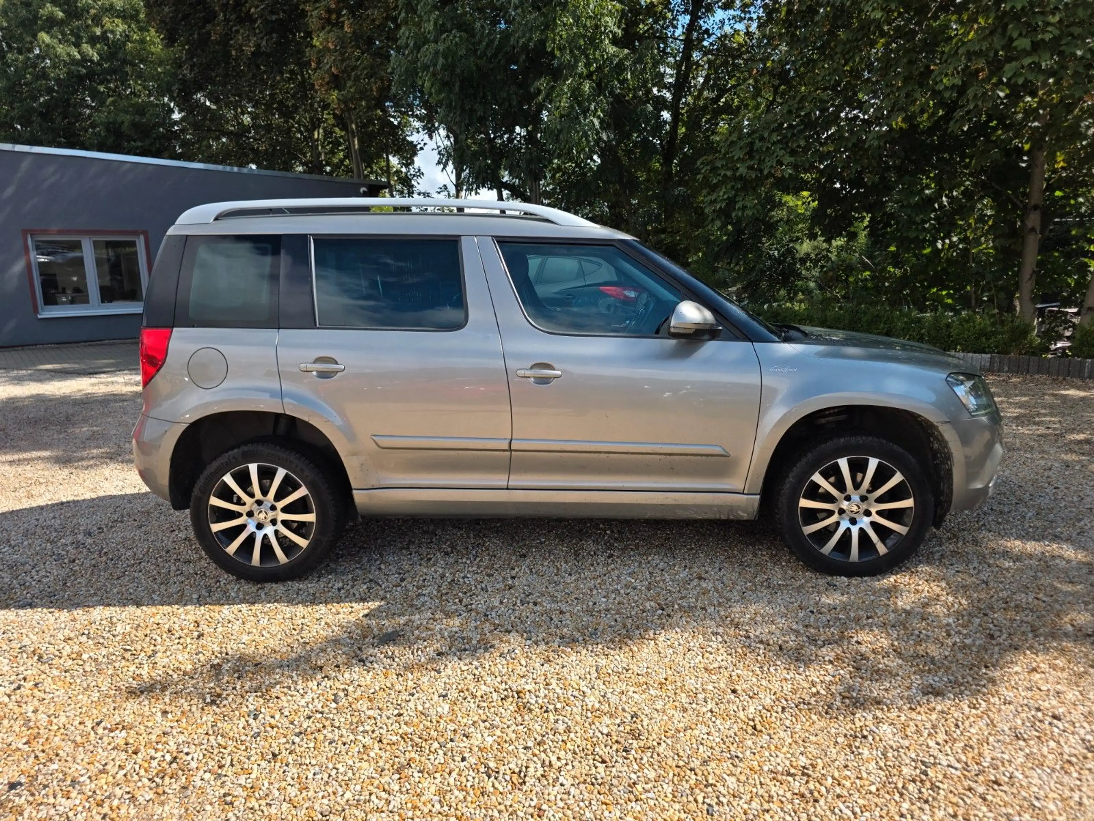 Skoda Yeti L&K 4x4  Automatik 2 Hand TÜV 06 2027 — photo 4